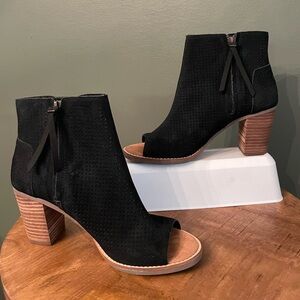 Toms Ankle Boot, size 7
